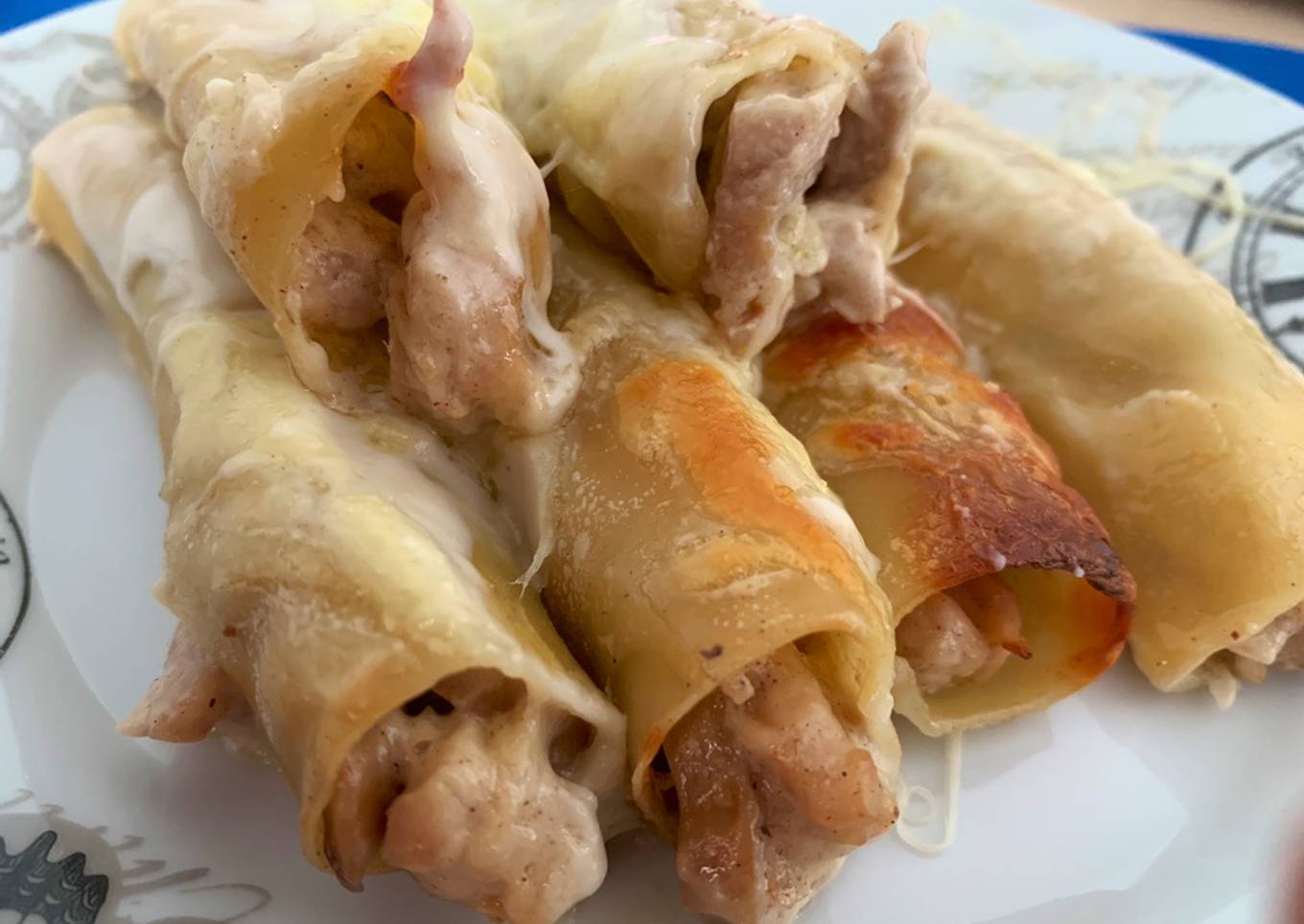 Canelones de pollo y nata