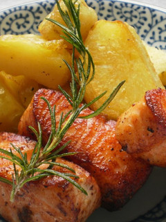 A picture of Delicious Salmon & Potatoes.