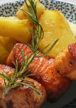 A picture of Delicious Salmon & Potatoes.