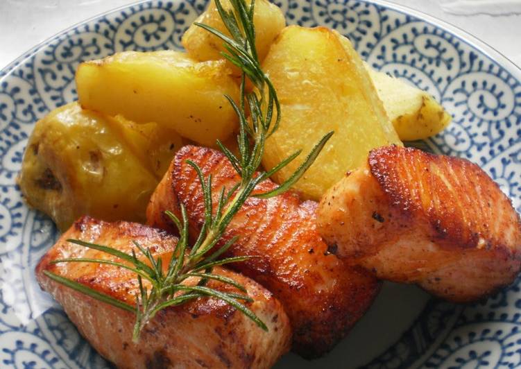 Steps to Prepare Homemade Delicious Salmon & Potatoes