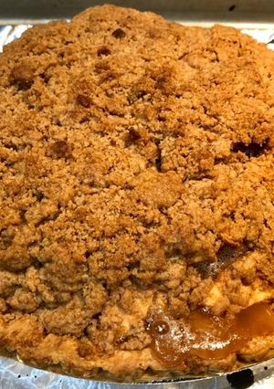 A picture of Dutch Apple Crumble Pie.