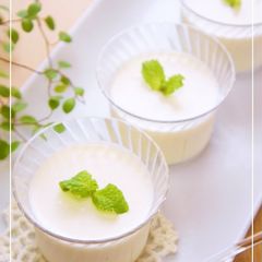 A picture of Creamy-Soft and Wobbly! Rich Annin Tofu (Almond Tofu).