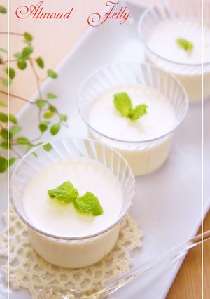 A picture of Creamy-Soft and Wobbly! Rich Annin Tofu (Almond Tofu).