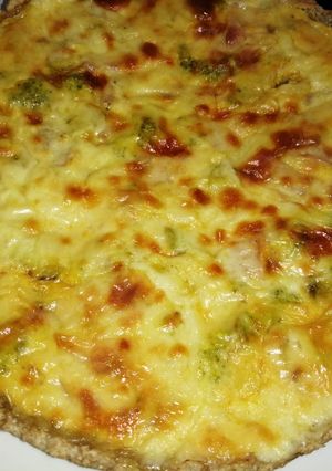 Una foto de Tarta de brócoli y puerro con masa integral