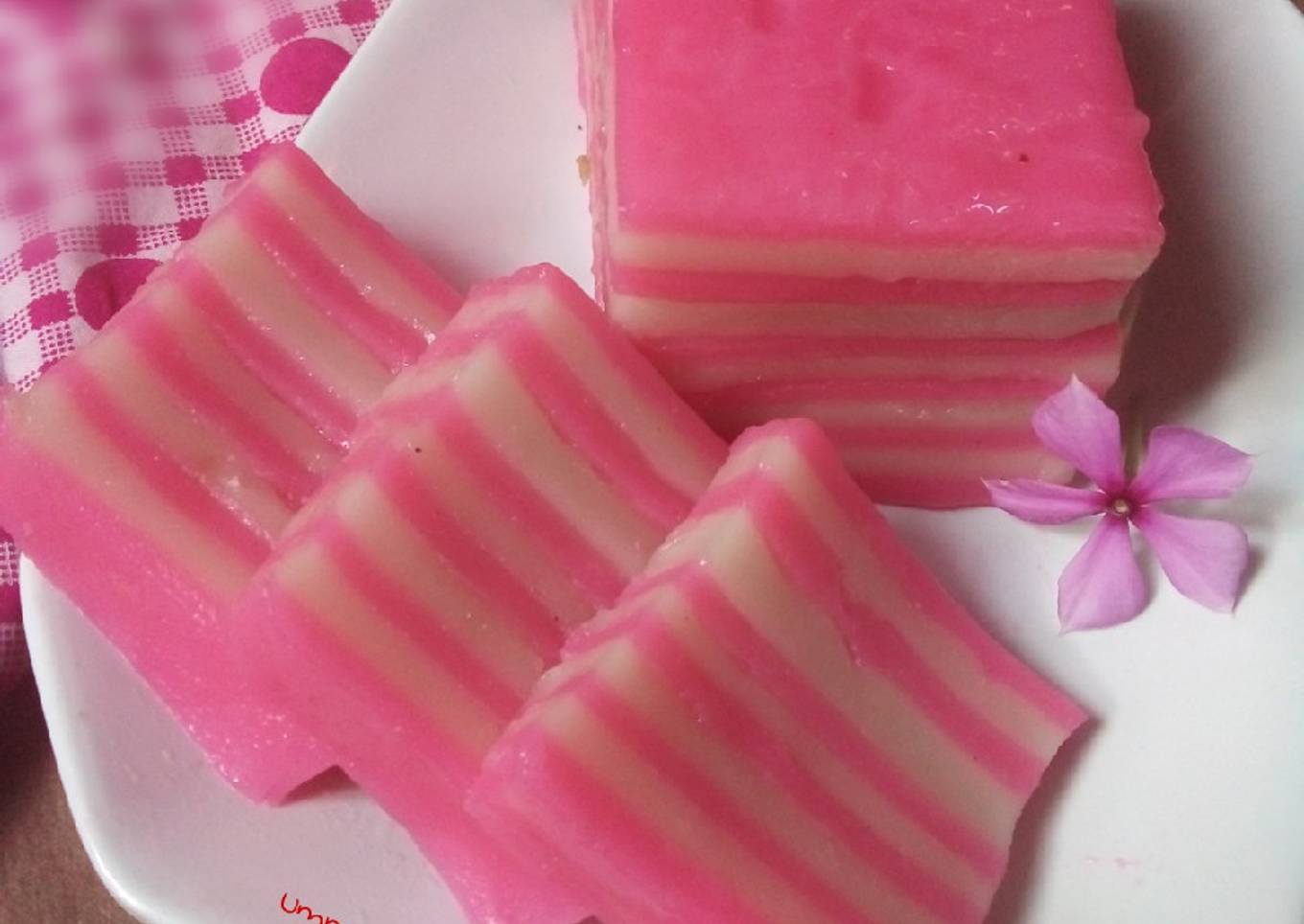 Kue lapis Pepe merah putih