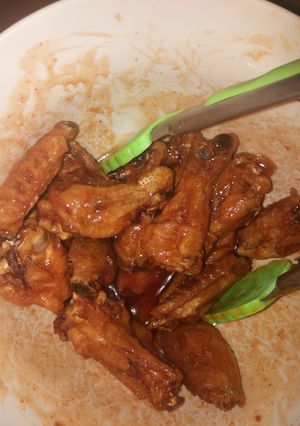 A picture of Honey chipolte wings.