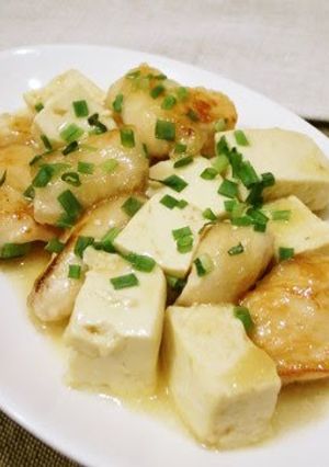A picture of Chicken Breast and Tofu Simmer.