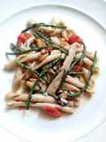 Maccheroncini al ferretto,di semola e farro con asparagi e cozze