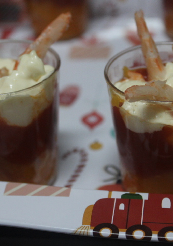 Una foto de Gambas en vasitos tres colores