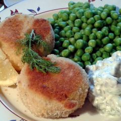 A picture of Pink Salmon Fishcakes & Tartare Sauce.