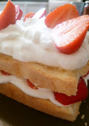 A picture of Japanese Soft Sponge Cake.