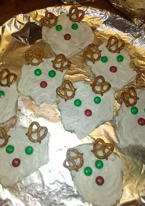 A picture of Sugar reindeer cookies.
