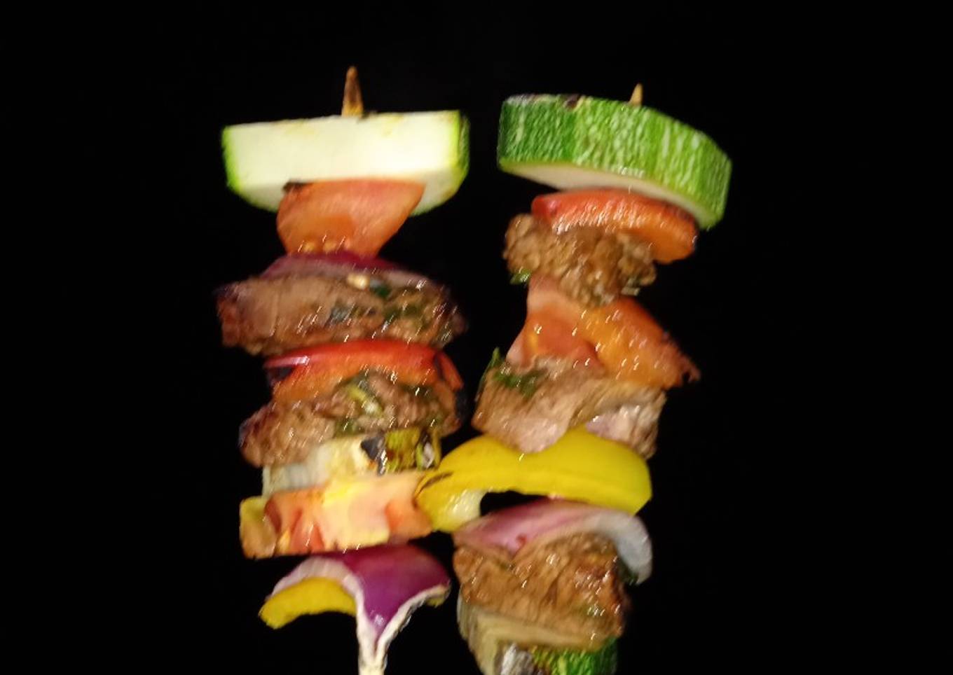 Brochetas de res