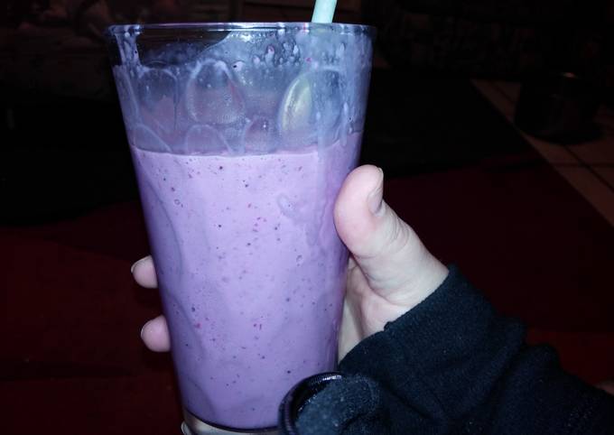 Simple Way to Prepare Exotic Purple Delish Smoothie for Diet Food