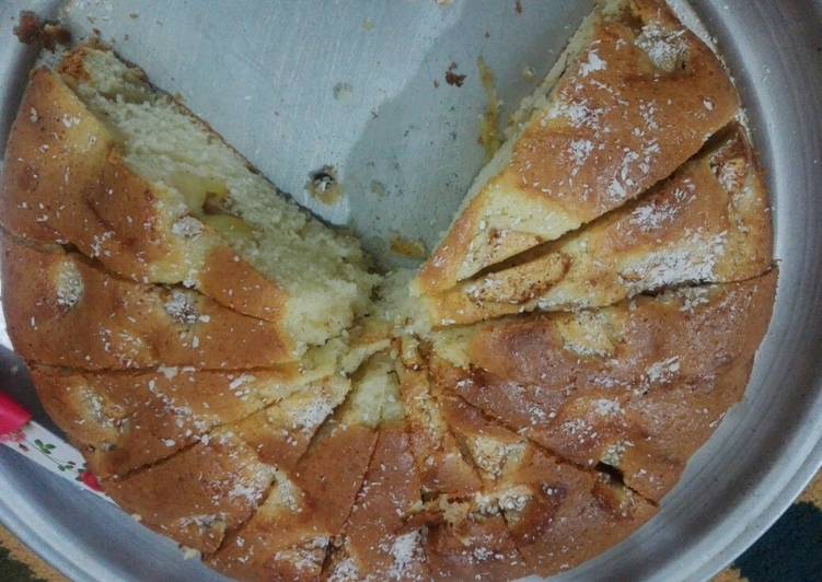 Image result for کیک پای سیب و دارچین