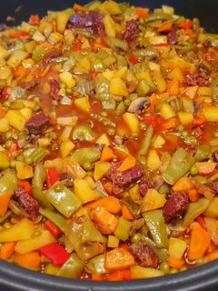 Una foto de Menestra verduras y chorizo