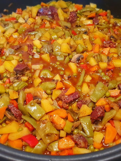 Una foto de Menestra verduras y chorizo