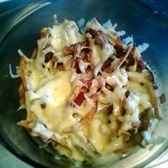 A picture of Potato, cheese and bacon..