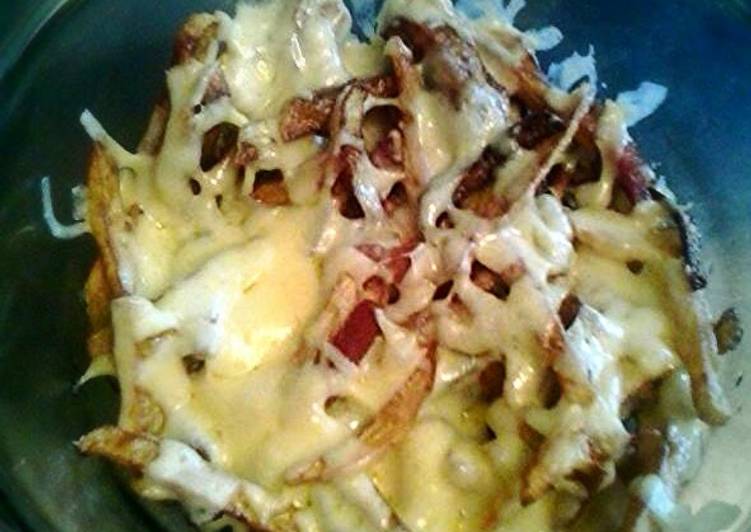 Simple Way to Prepare Potato, cheese and bacon.