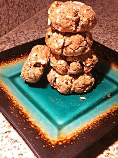 A picture of Almond oatmeal agave cookies.
