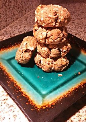 A picture of Almond oatmeal agave cookies.