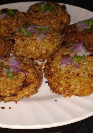 A picture of Aalu chop / Potato fritters.
