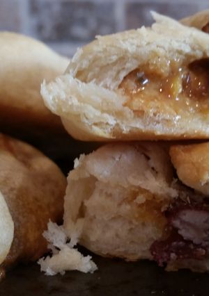 A picture of Chicken empanada.
