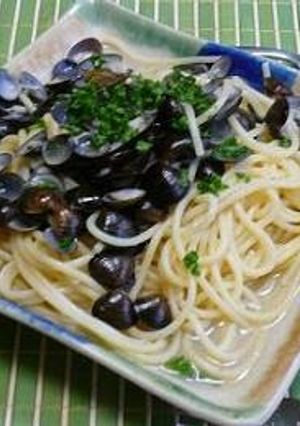 A picture of Shijimi Clam Pasta, alle Vongole Style.