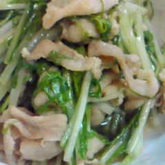 A picture of Quick Stir-Fried Mizuna Green and Pork Japanese-Style.