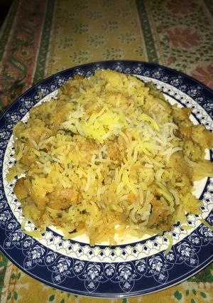 A picture of Chicken Biryani northern style.