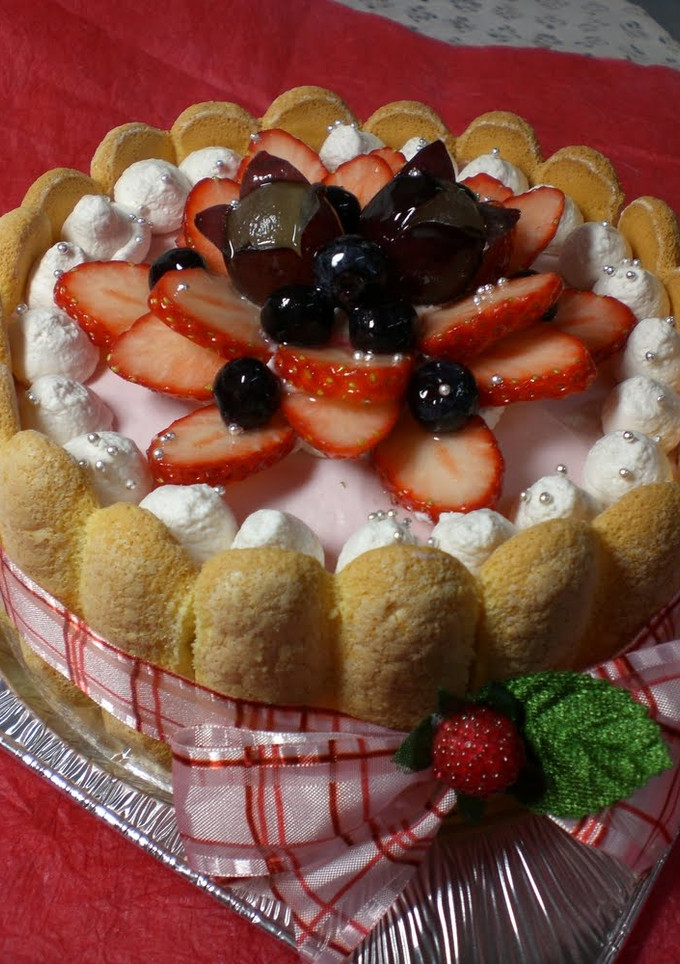 A picture of Raspberry Mousse Charlotte.