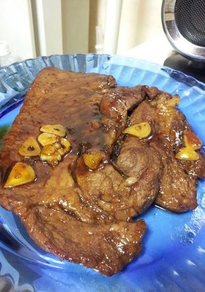 A picture of A Mega-Steak with Amazingly Awesome Sauce!.