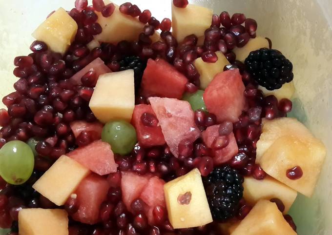 Eat more fruits (and veggies)!!! Simple Fruit Salad