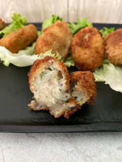 Una foto de Croquetas de calabacín y champiñones
