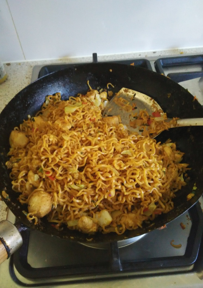 A picture of Mie / Mee Goreng (Fried Noodle) Tek Tek.