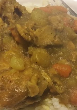 A picture of Jamaican curry chicken.