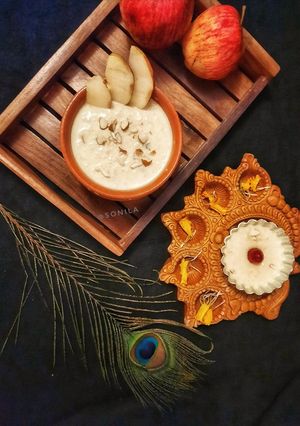 A picture of Apple kheer.