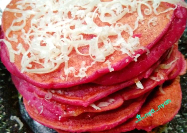 makanan 62. Pancake Kulit Buah Naga Jadi, Enak Banget