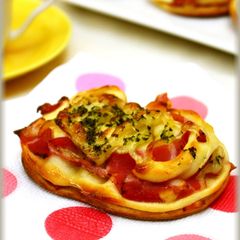 A picture of [Beginner Level] Bacon Bread Rolls Made in a Bread Machine.