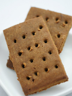 A picture of Oil-free Kinako (Roasted Soy Flour) and Brown Sugar Cookies.