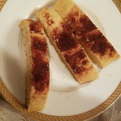 A picture of Cinnamon Mandlebroit.