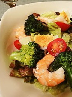 A picture of Broccoli & Shrimp Salad.
