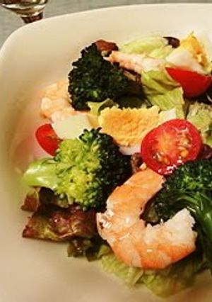 A picture of Broccoli & Shrimp Salad.