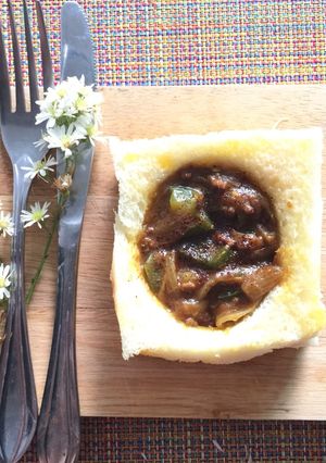 A picture of Breakfast Curry Bread.