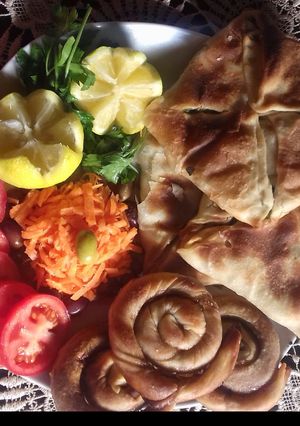 صورة لوصفة فطائر بالسبانخ💛🌹