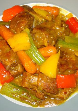 Una foto de Costillar de cerdo guisado al curry