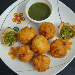 A picture of Tuver matar kachori lilva.