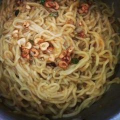 A picture of Garlic tadka Maggi.
