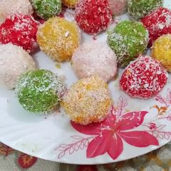 A picture of Coconut balls.