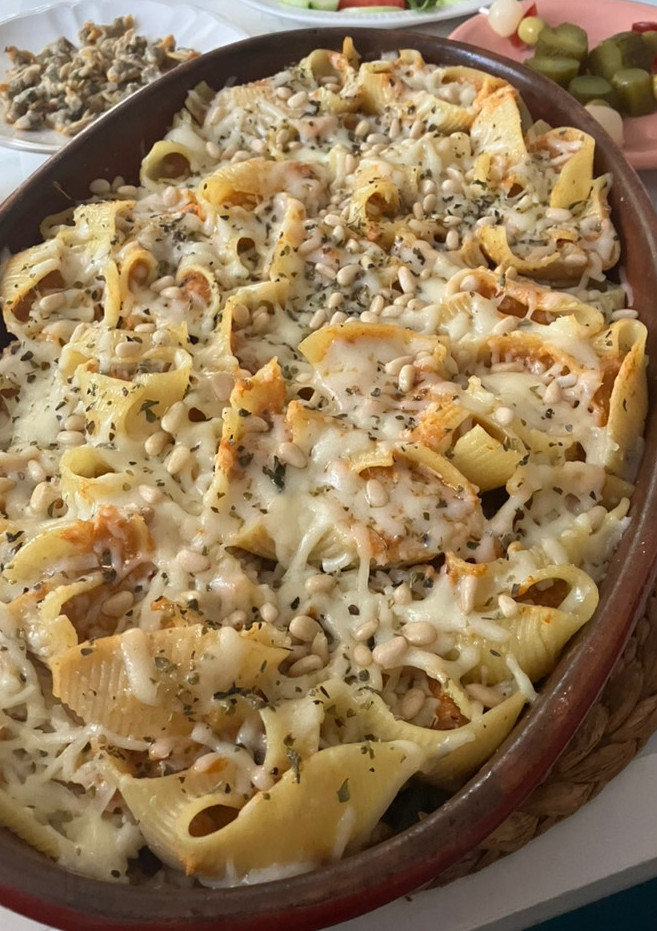 Una foto de Lumaconi con relleno vegetariano